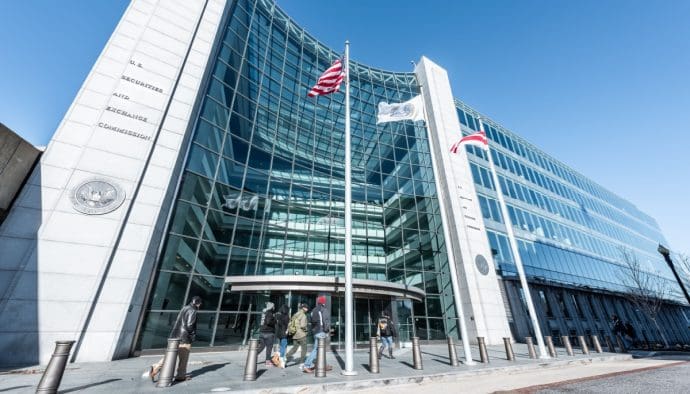 La SEC vuelve a retrasar los crypto ETF: Solana, XRP y más en espera