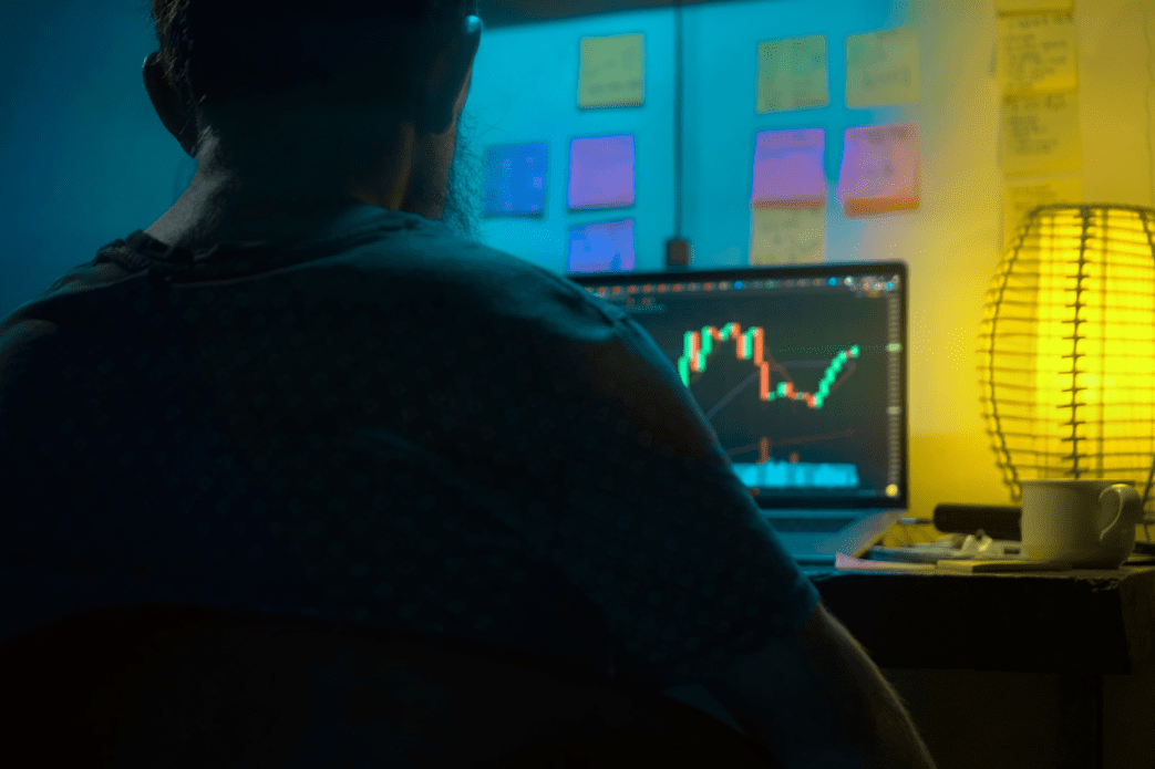 Un policía jubilado pierde un millón de euros en una crypto estafa