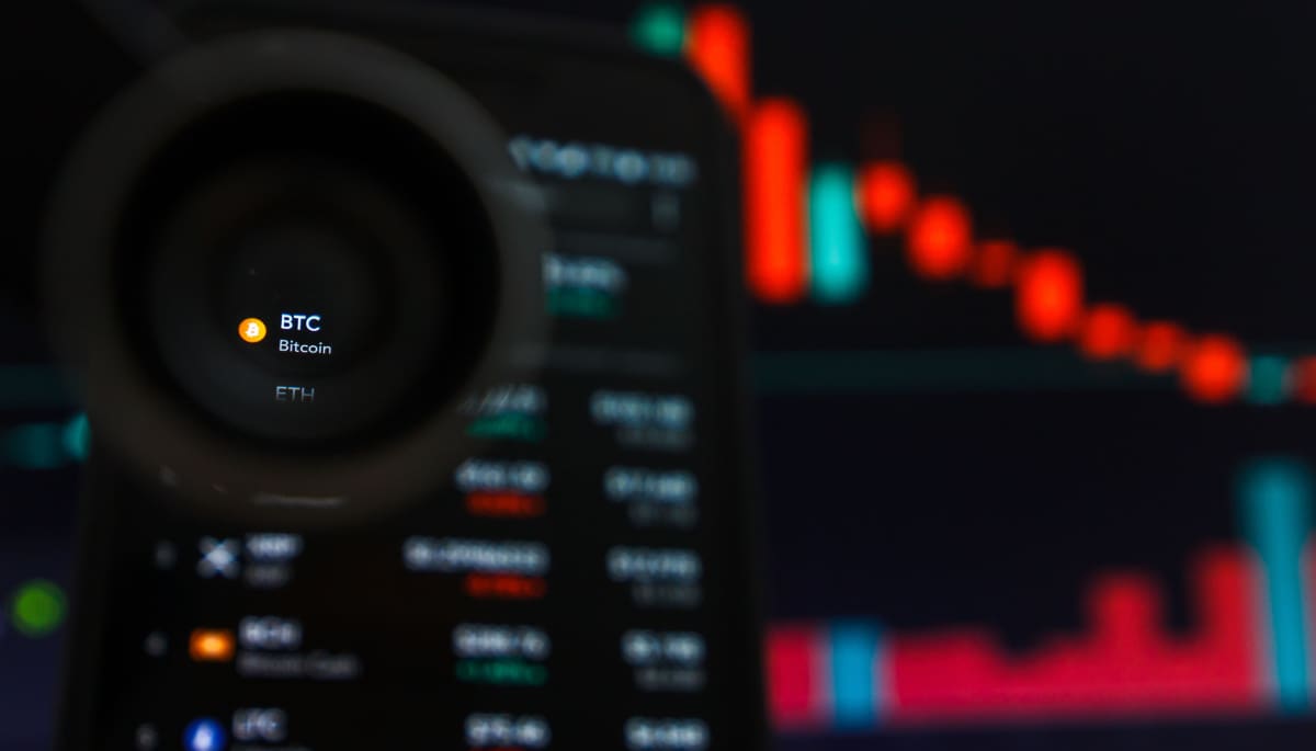 Bitcoin rompe la tendencia y su caída presiona al mercado crypto