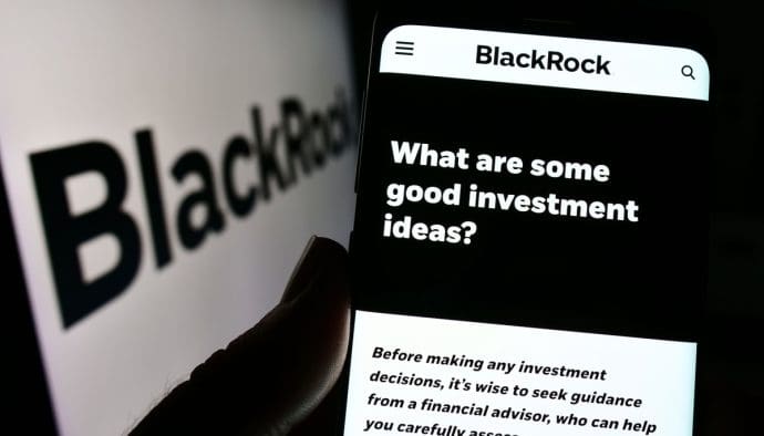 La comunidad de XRP se muestra optimista, pero BlackRock es cauteloso