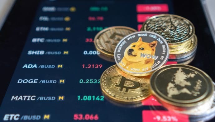 Las ballenas cripto compran estas altcoins tras datos positivos