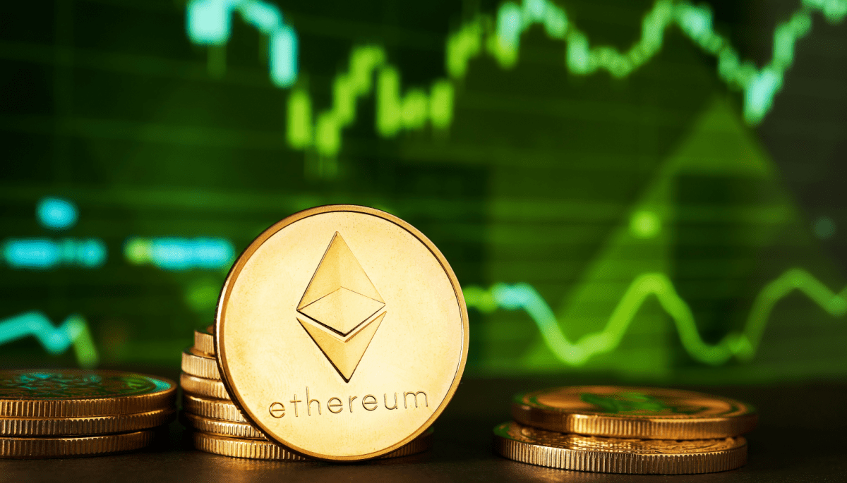Ethereum munt met groene koersgrafiek