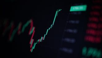 Salto ilógico: criptomoneda sube 100 % pese a noticias negativas