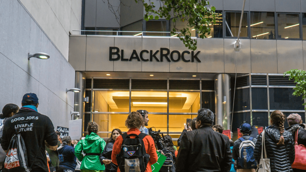 Por qué BlackRock compra ahora Bitcoin y Ethereum masivamente