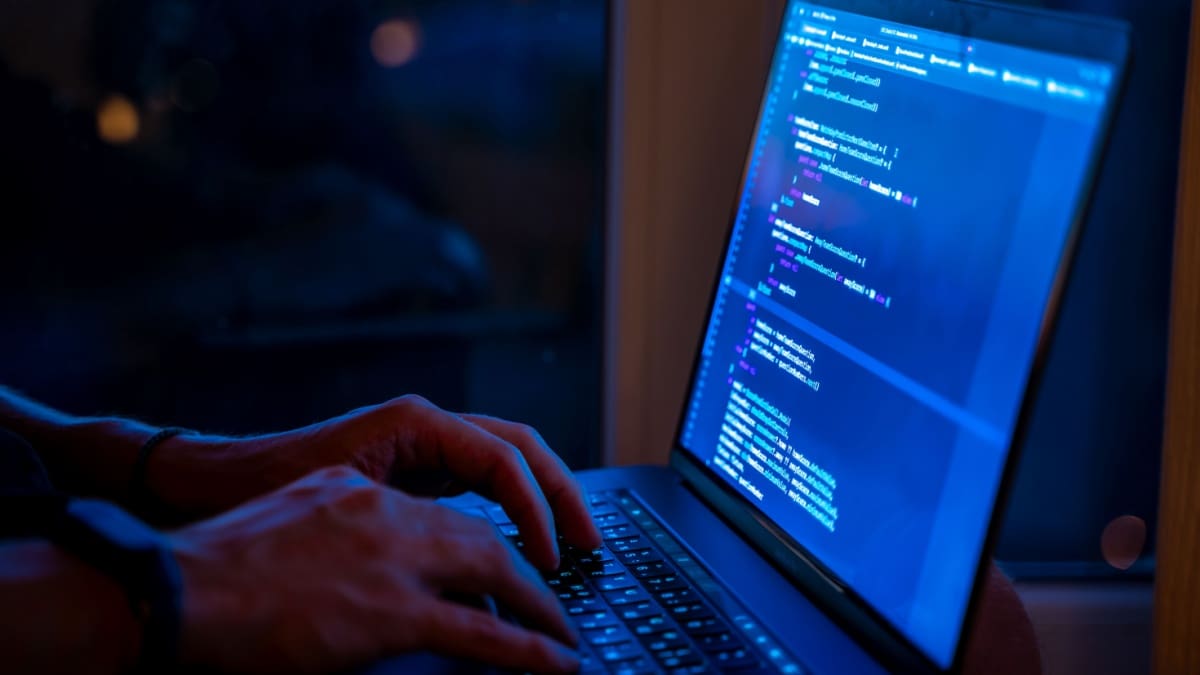 Advertencia: Un nuevo virus informático vacía tu crypto cartera