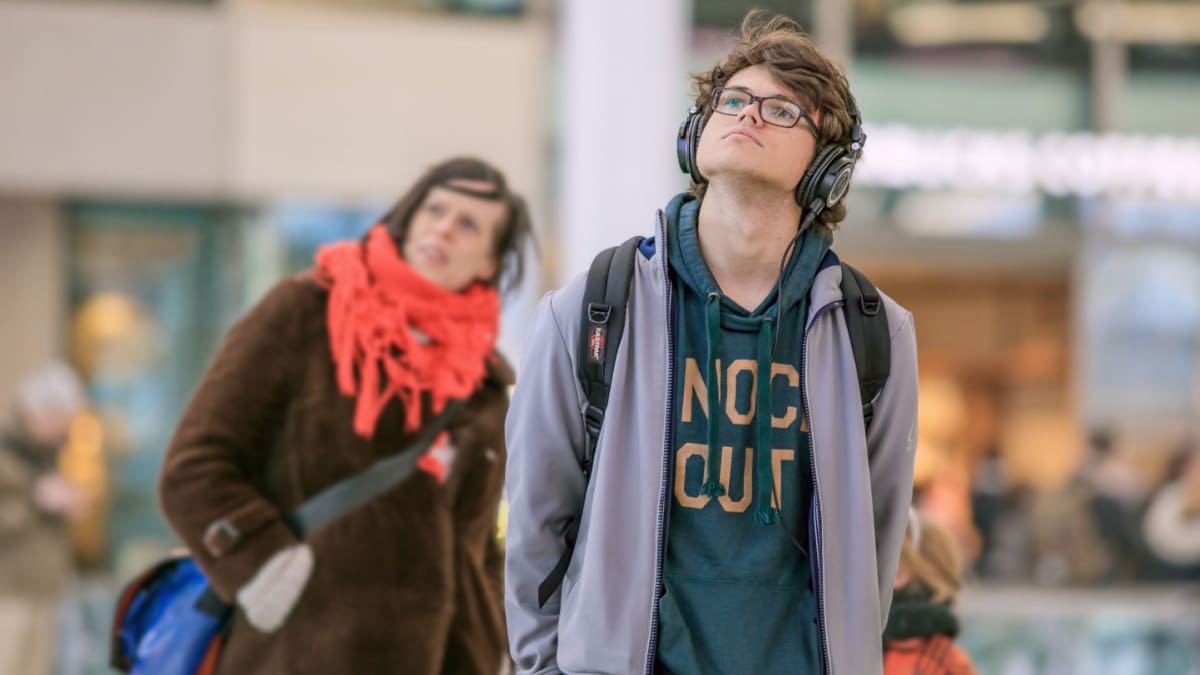 Este es el multimillonario más joven (19 años) del mundo: así de rico es