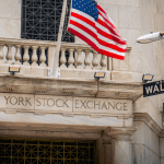 XRP y Dogecoin salen a bolsa esta semana: se abre la puerta al capital