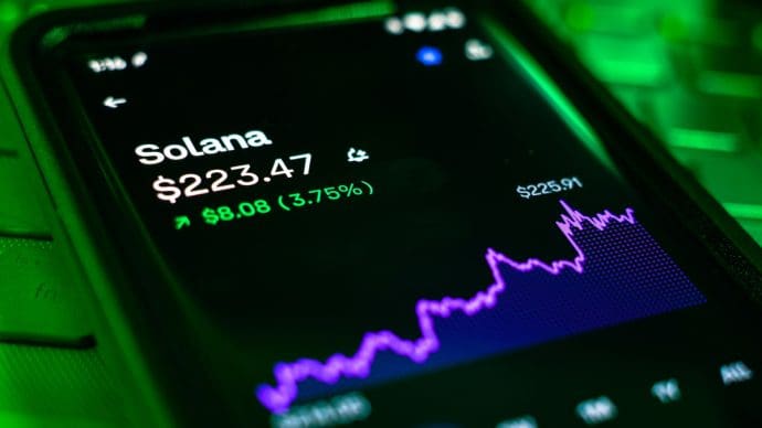 ¿Está pasado de moda Bitcoin? Inversores se vuelcan a Solana