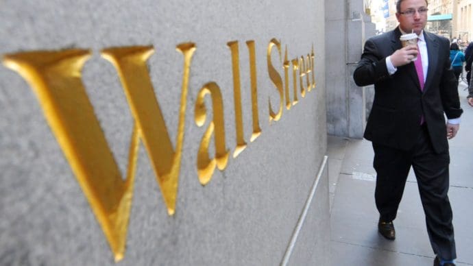 Wall Street (3) Banquero de élite: “Se avecina una crisis financiera como la de 2008”
