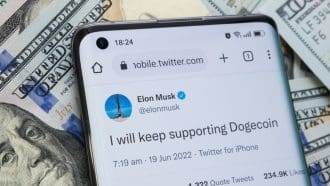 Dogecoin sube antes de su ETF y supera el efecto Elon Musk