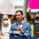 Alcalde de Miami gana 300 % tras cobrar su sueldo en Bitcoin