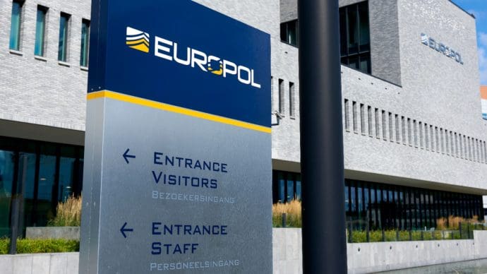 Europol desmantela enorme red que robaba criptomonedas a gran escala