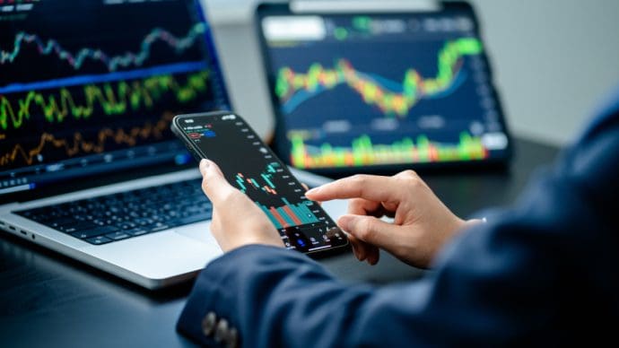 Grandes inversores compran 670 millones en bitcoin, pero persiste la cautela