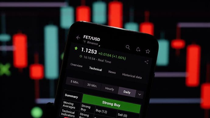 Criptomoneda de IA sube 42% tras anuncio de demanda judicial