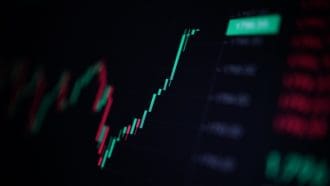 Robot cripto gana un 48% mientras bitcoin cae