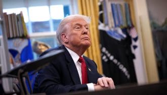 Trump presiona a bancos para acelerar apoyo a las criptomonedas