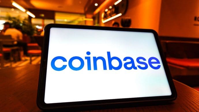 CEO bajo fuego: ¿Por qué los clientes de Coinbase corren el riesgo de ser estafados?