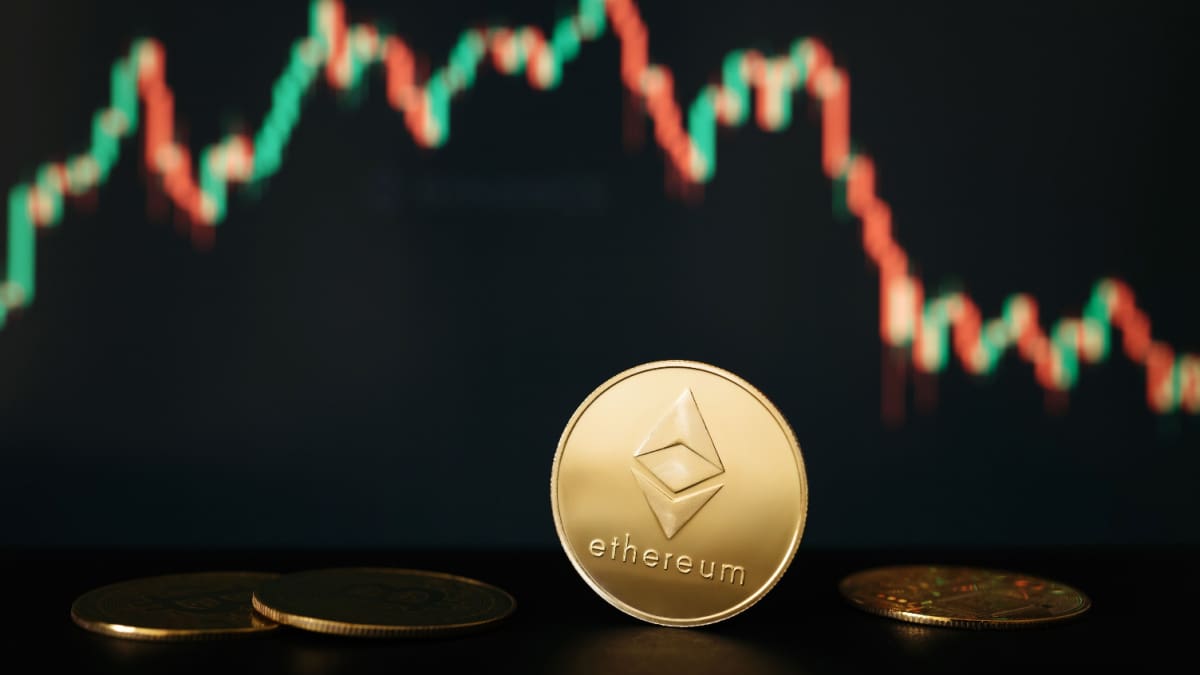 Grandes inversores venden masivamente Ethereum y presionan el precio
