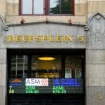 Un año bursátil lleno de shocks termina en positivo: Dura lección