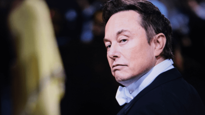 Elon Musk reclama miles de millones a OpenAI y Microsoft