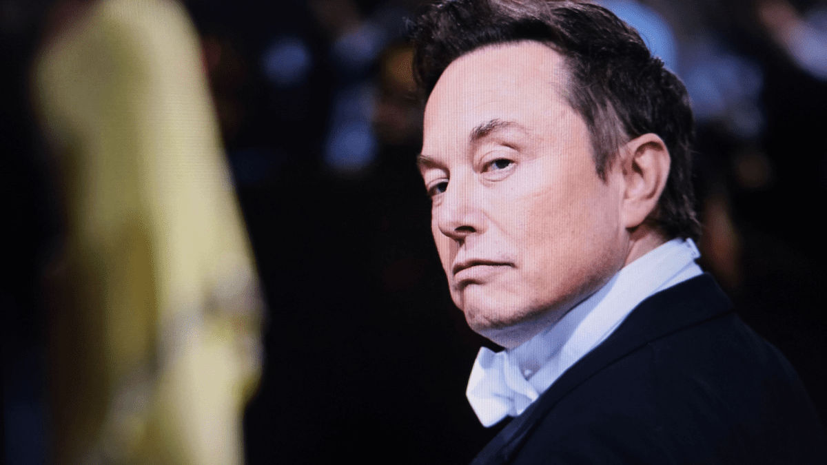 Elon Musk reclama miles de millones a OpenAI y Microsoft