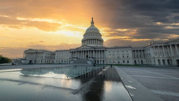 Cripto en tensión por la fecha límite: ¿EE. UU. se paraliza? Trump responde