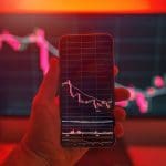 Este inversor de Bitcoin pierde $61 millones a medida que el sentimiento cae