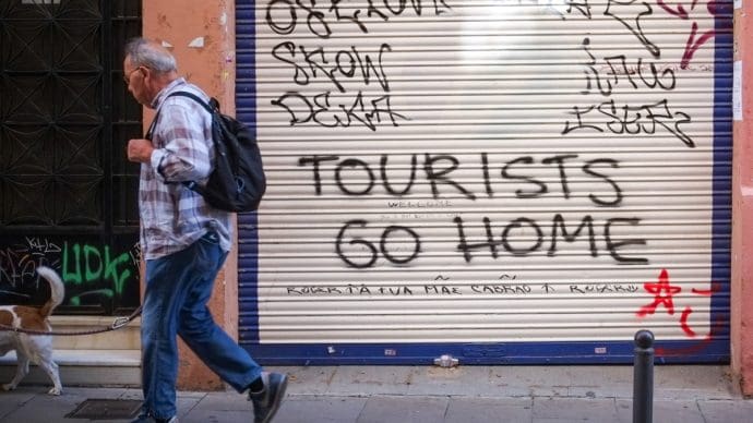 Crypto Rewind: Vivienda en crisis, Memecore sube y ballena despierta