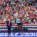 Seguidores de Trump engañados por falsa trader cripto con IA