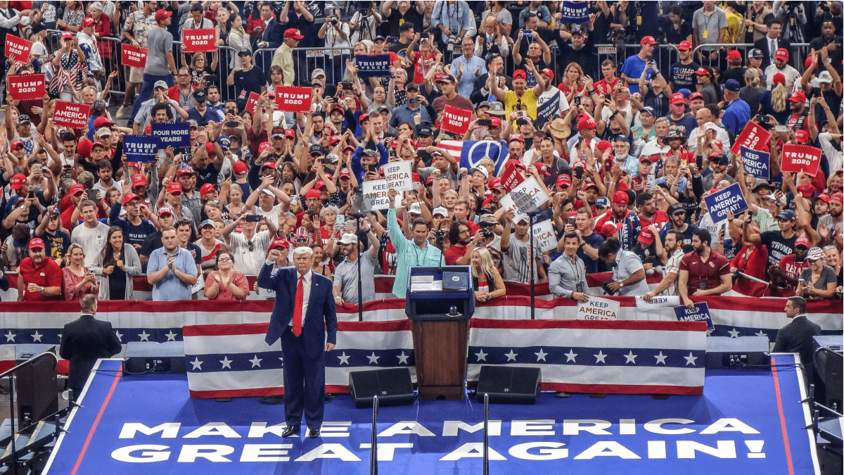 Seguidores de Trump engañados por falsa trader cripto con IA