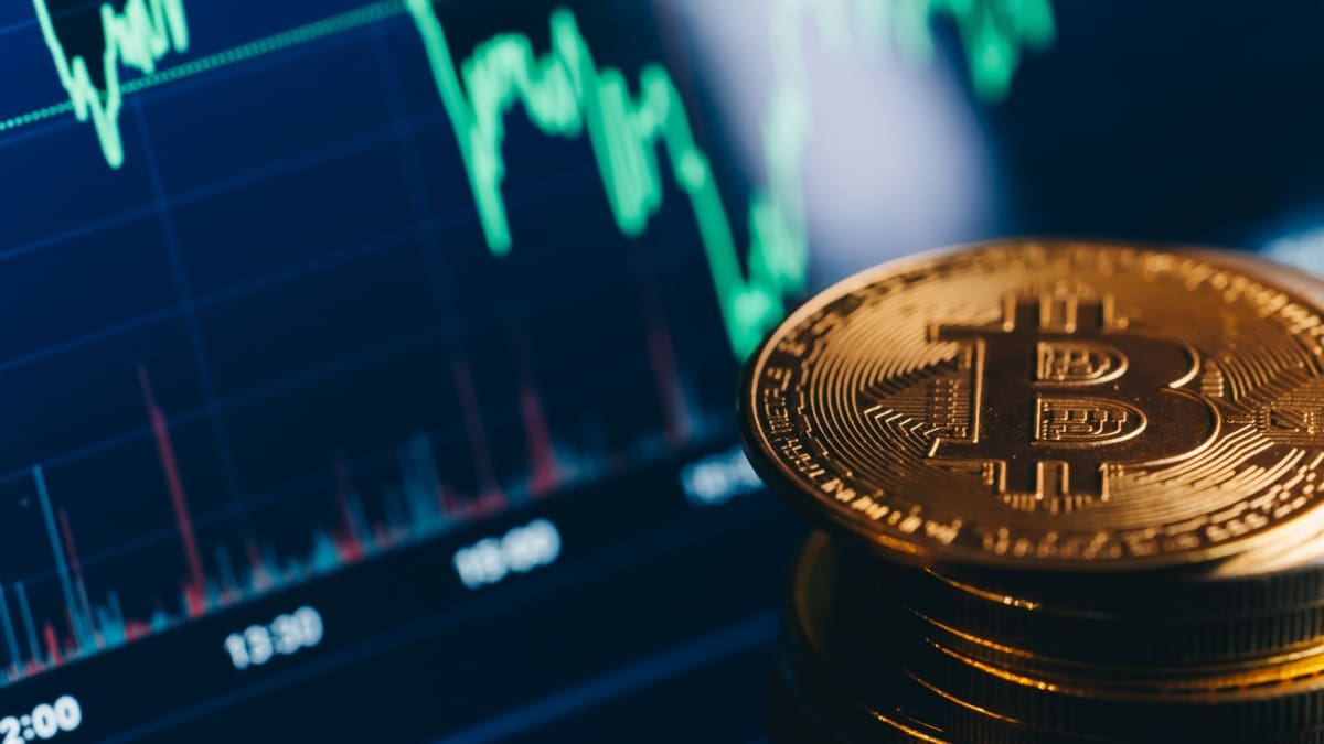 Bitcoin supera a las bolsas durante la creciente tensión en Irán