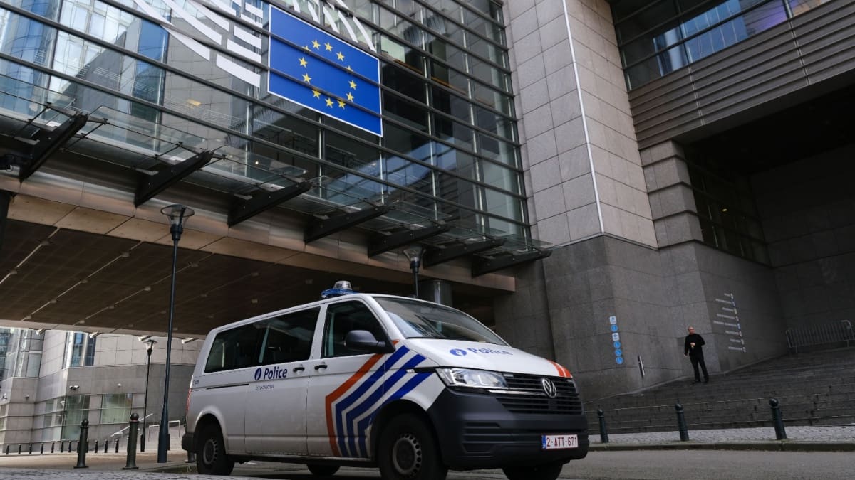Millones en cripto y yates incautados en operación contra contrabando en la UE