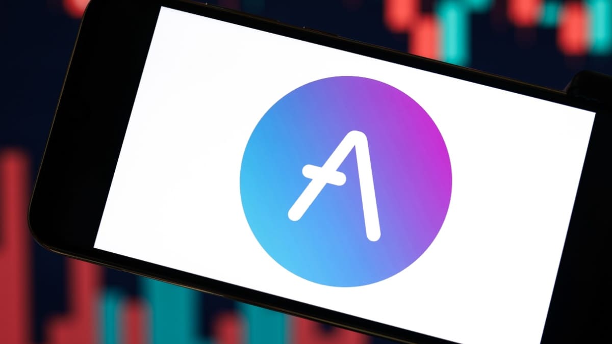 Aave cae 13 %: tensiones internas llevan la crisis al límite