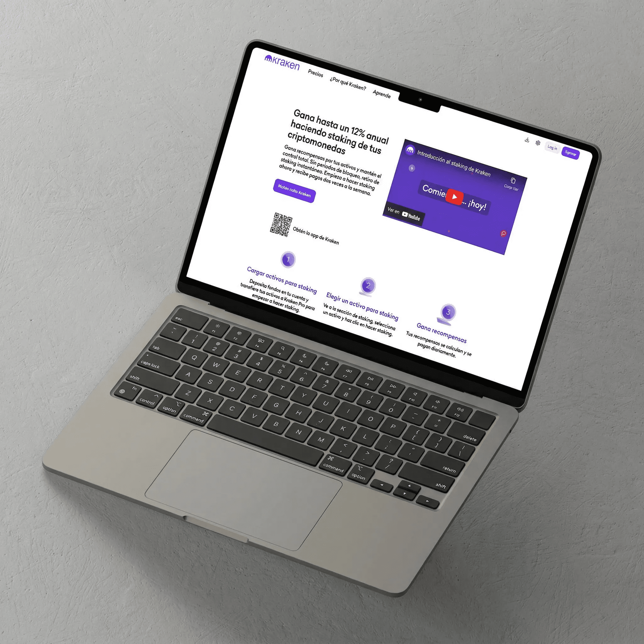 Página de Kraken mostrando opciones de staking de criptomonedas y recompensas anuales en un ordenador portátil