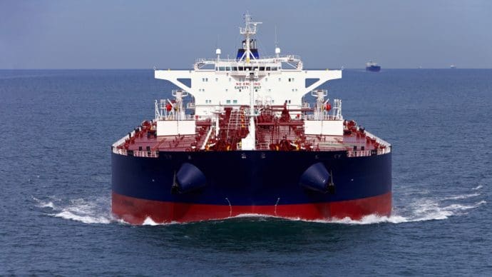 Irán niega negociaciones con Trump, el petróleo vuelve a superar los 100 dólares