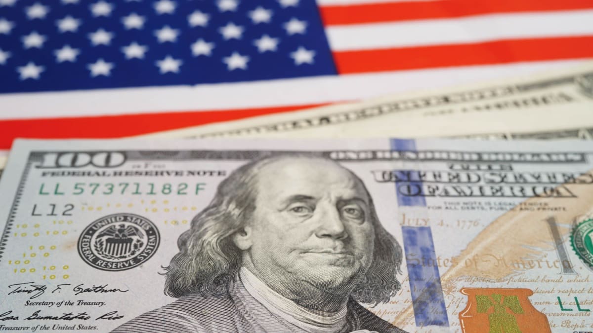 EE. UU. crea 250.000 empleos en abril: El dólar se fortalece y presiona al BTC