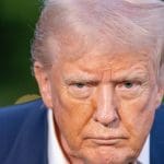 Cripto de Trump bajo fuego, pero las ballenas compran masivamente