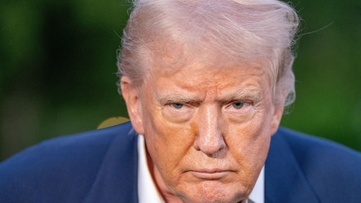 Cripto de Trump bajo fuego, pero las ballenas compran masivamente