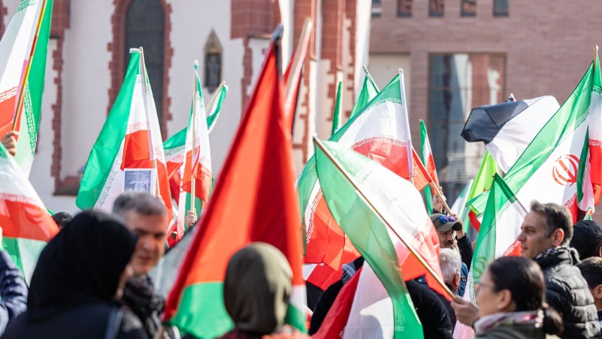 Irán usa criptomonedas para evadir sanciones y frenar su inflación