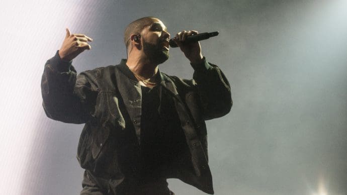 Drake pide la liberación del fundador de FTX en su nueva canción