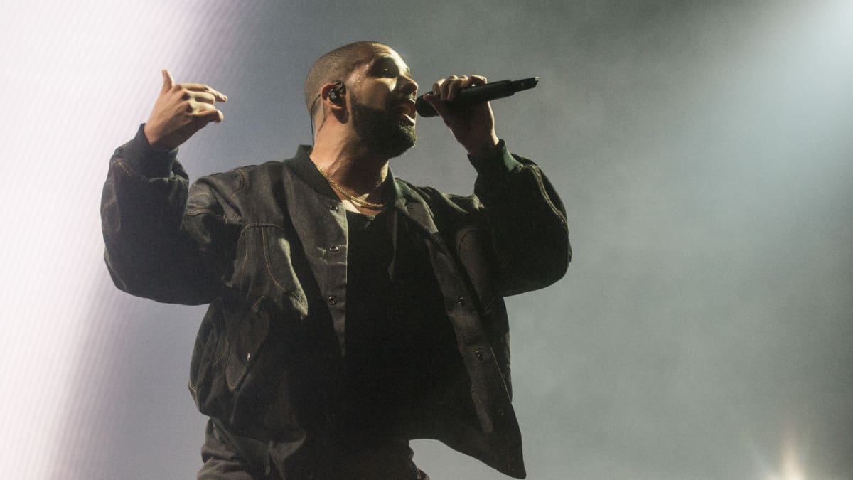 Drake pide la liberación del fundador de FTX en su nueva canción