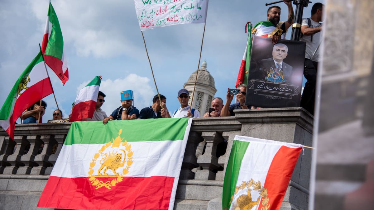 Crypto Rewind: Bloquean criptos de Irán y un token domina Bitvavo
