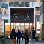 Berkshire Hathaway triplica su apuesta en Google en plena carrera por la IA