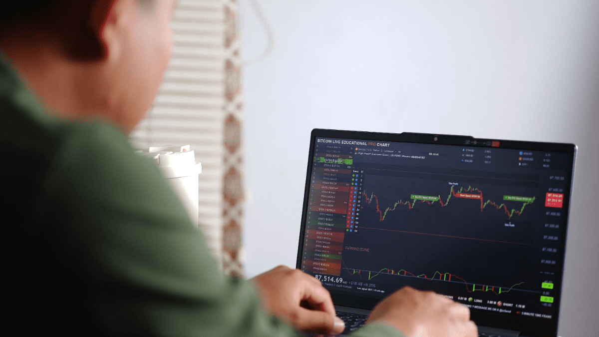 Bitcoin sigue bajo presión: estas son las señales que ahora llaman la atención