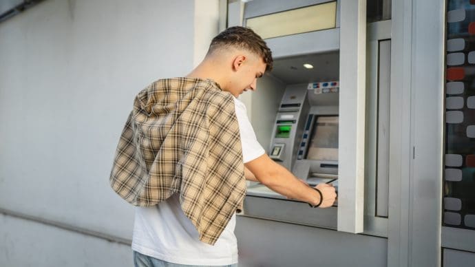 Detenido por estafar medio millón de euros usando cripto como cebo
