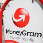 MoneyGram logo op straat