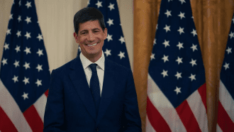 Bitcoin y altcoins se hunden tras el estreno del nuevo jefe de la Fed