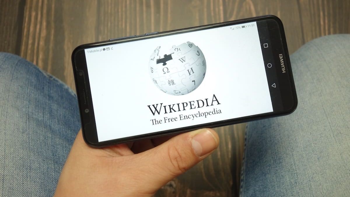 La opini&oacute;n de la IA sobre las criptomonedas se ve influida negativamente por Wikipedia